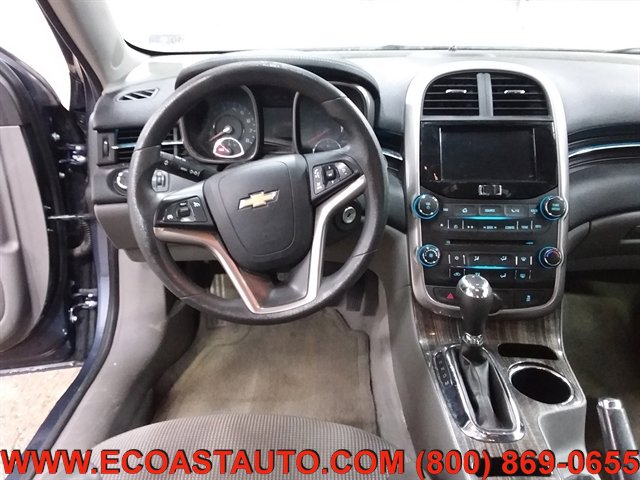 Used 2015 Chevrolet Malibu LT w/ Power Convenience Package FWD image 11