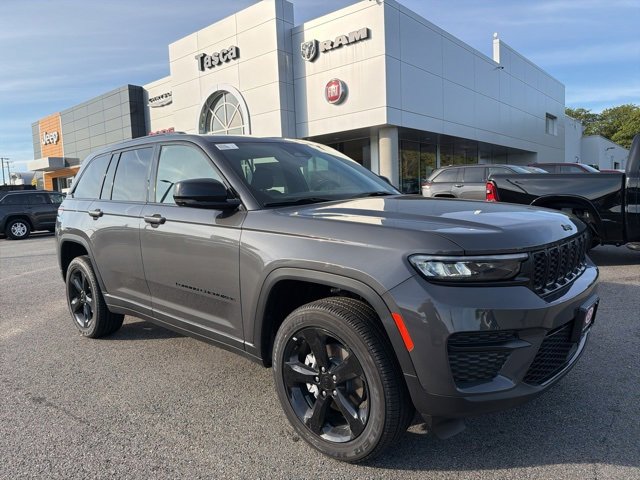 New 2025 Jeep Grand Cherokee Laredo