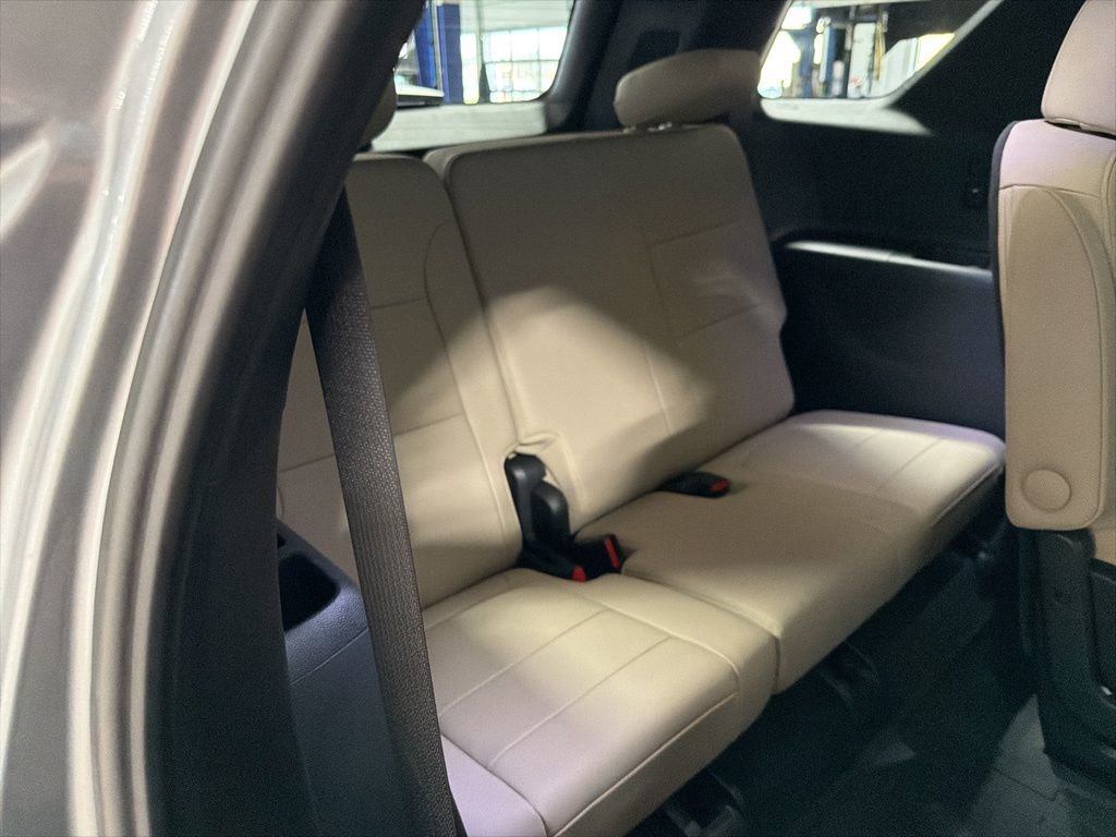 Certified 2023 Chevrolet Traverse LT w/ LPO, Floor Liner Package image 20