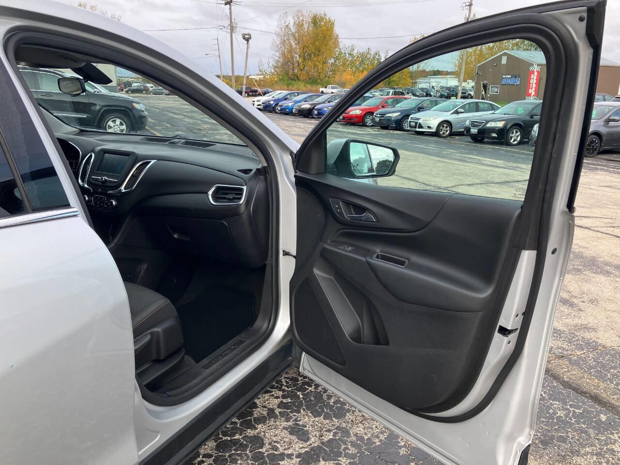 Used 2018 Chevrolet Equinox LT image 13