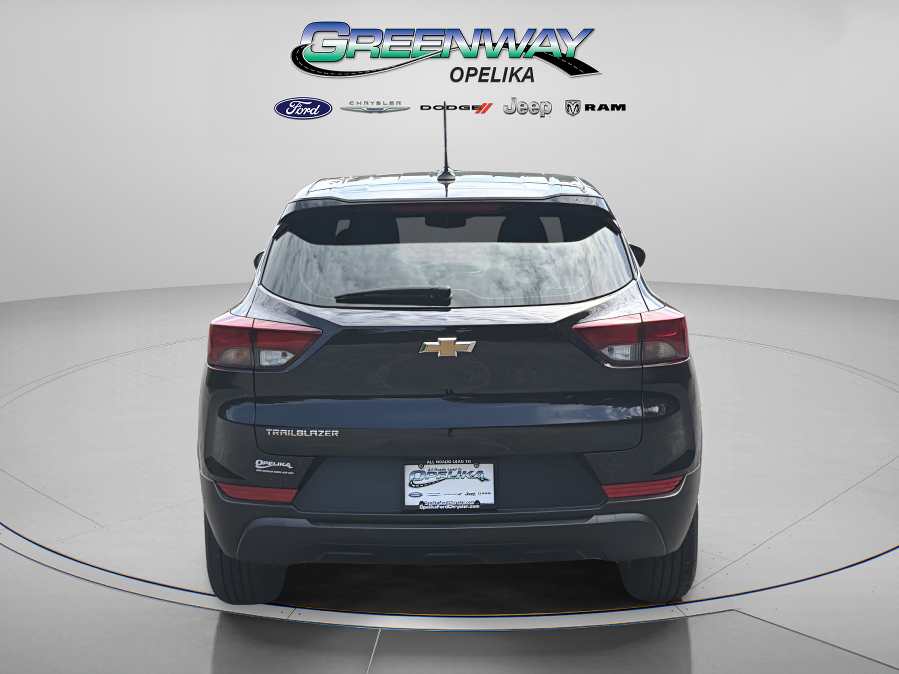Used 2023 Chevrolet TrailBlazer LS FWD image 5