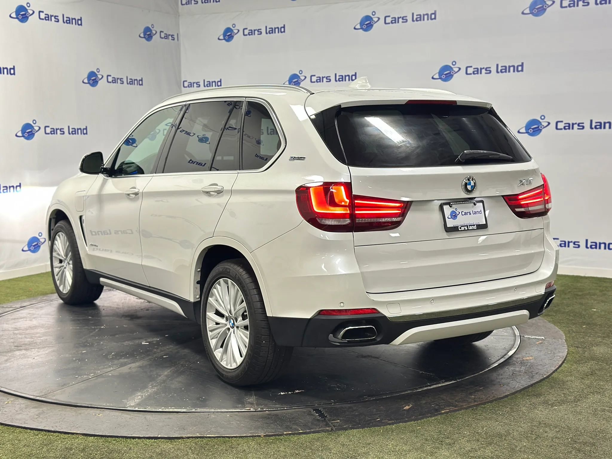 Used 2017 BMW X5 xDrive40e image 4