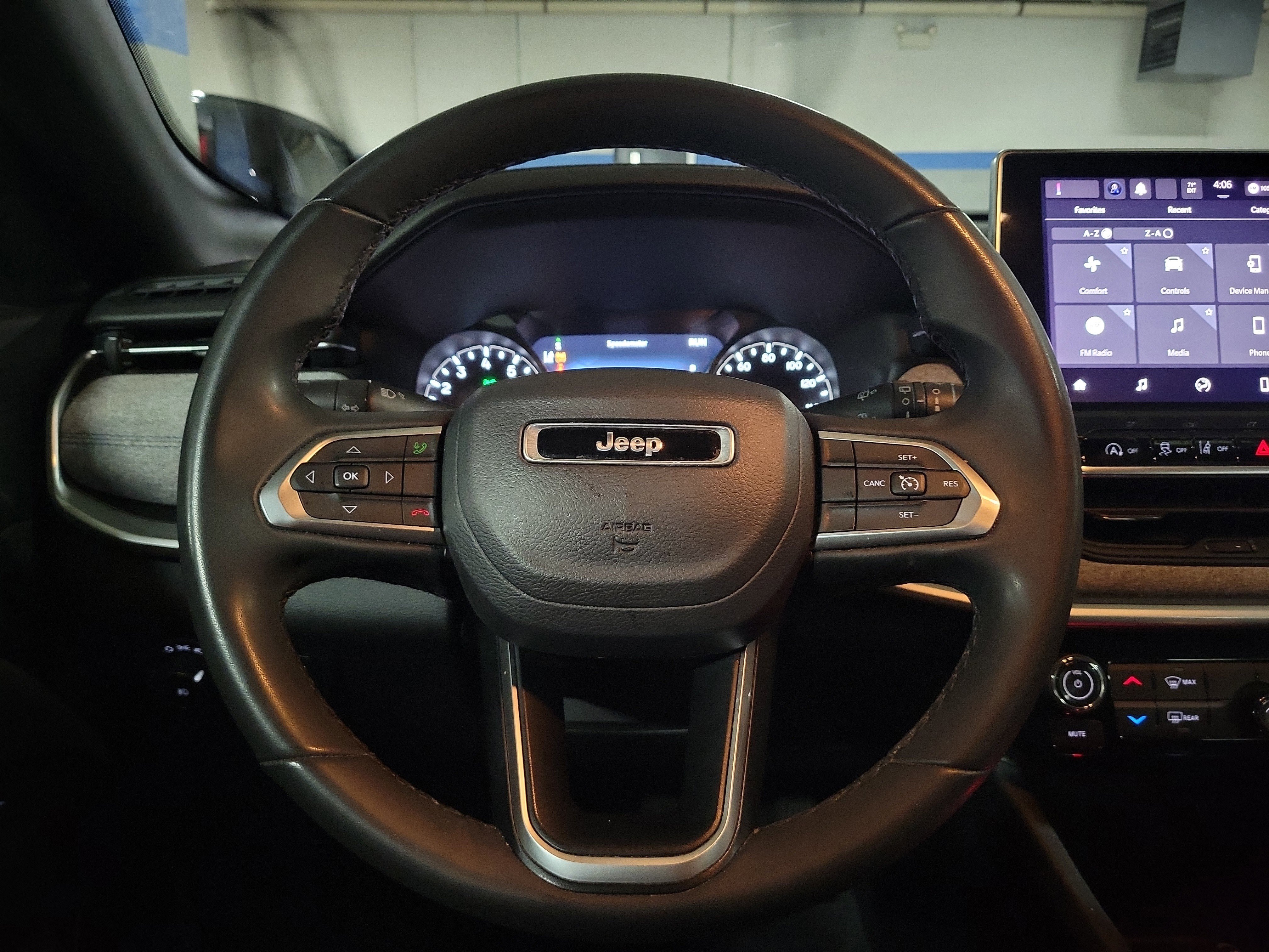 Used 2024 Jeep Compass Latitude AWD/4WD image 20