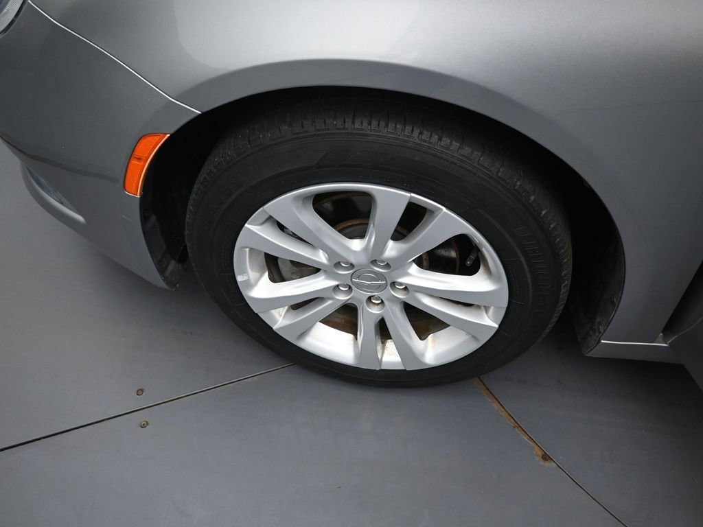 Used 2016 Chrysler 200 Limited image 33