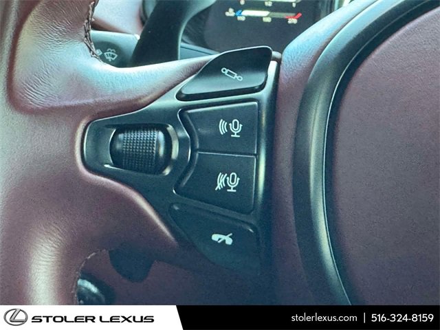 Used 2018 Aston Martin DB11 Coupe image 21