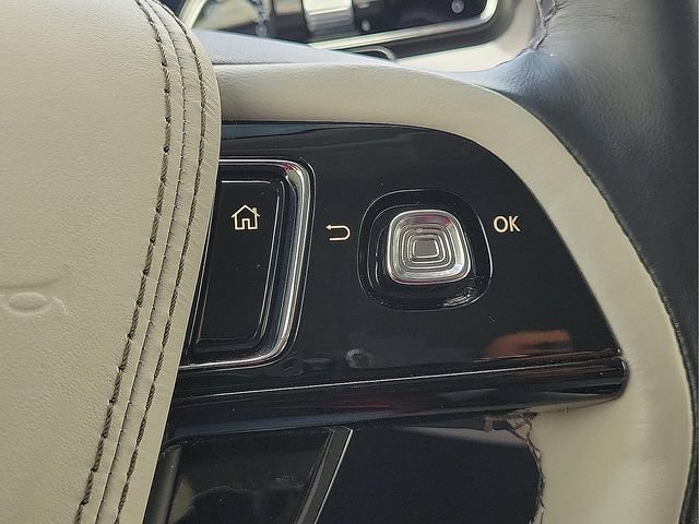 Used 2025 Lincoln Aviator Reserve w/ Luxury Package RWD image 26