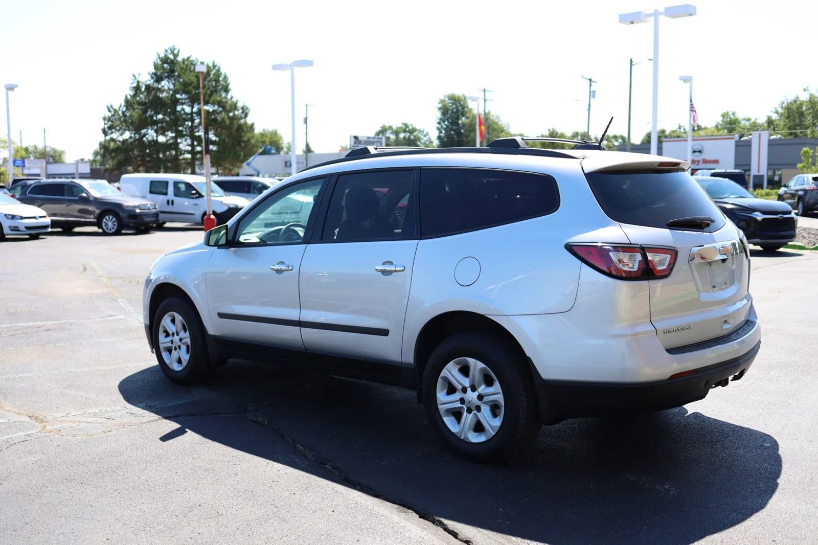 Used 2017 Chevrolet Traverse LS FWD image 7