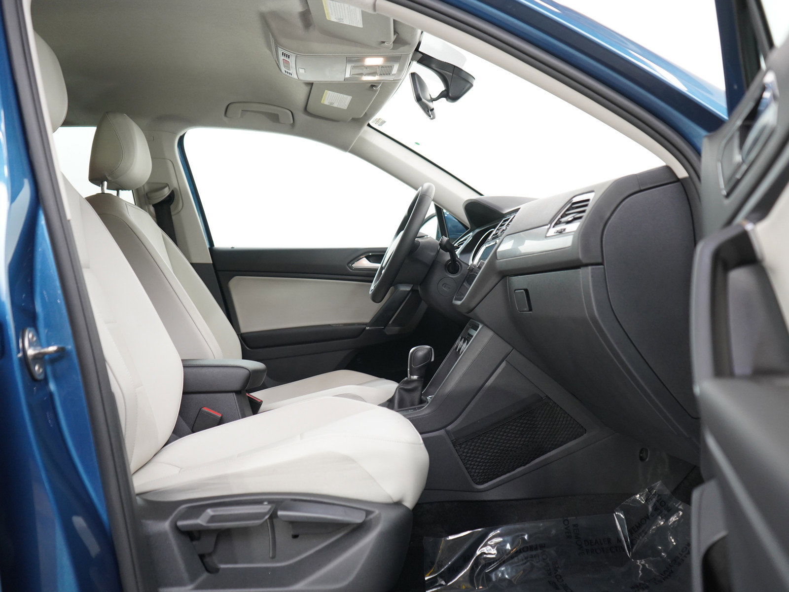 Used 2018 Volkswagen Tiguan SE w/ Front Fog Lights Package image 11