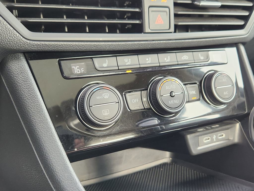 Used 2024 Volkswagen Jetta SE image 14