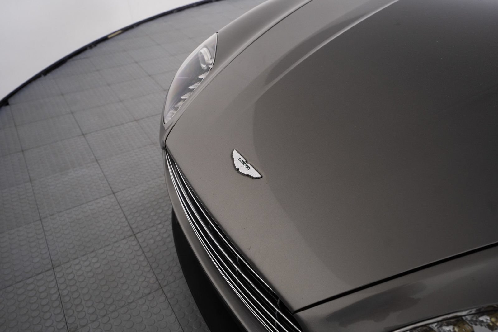 Used 2012 Aston Martin V8 Vantage Roadster RWD image 10