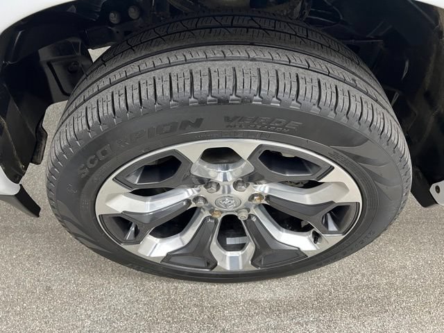 Used 2022 RAM 1500 Limited w/ Body-Colour Bumper Group AWD/4WD image 13