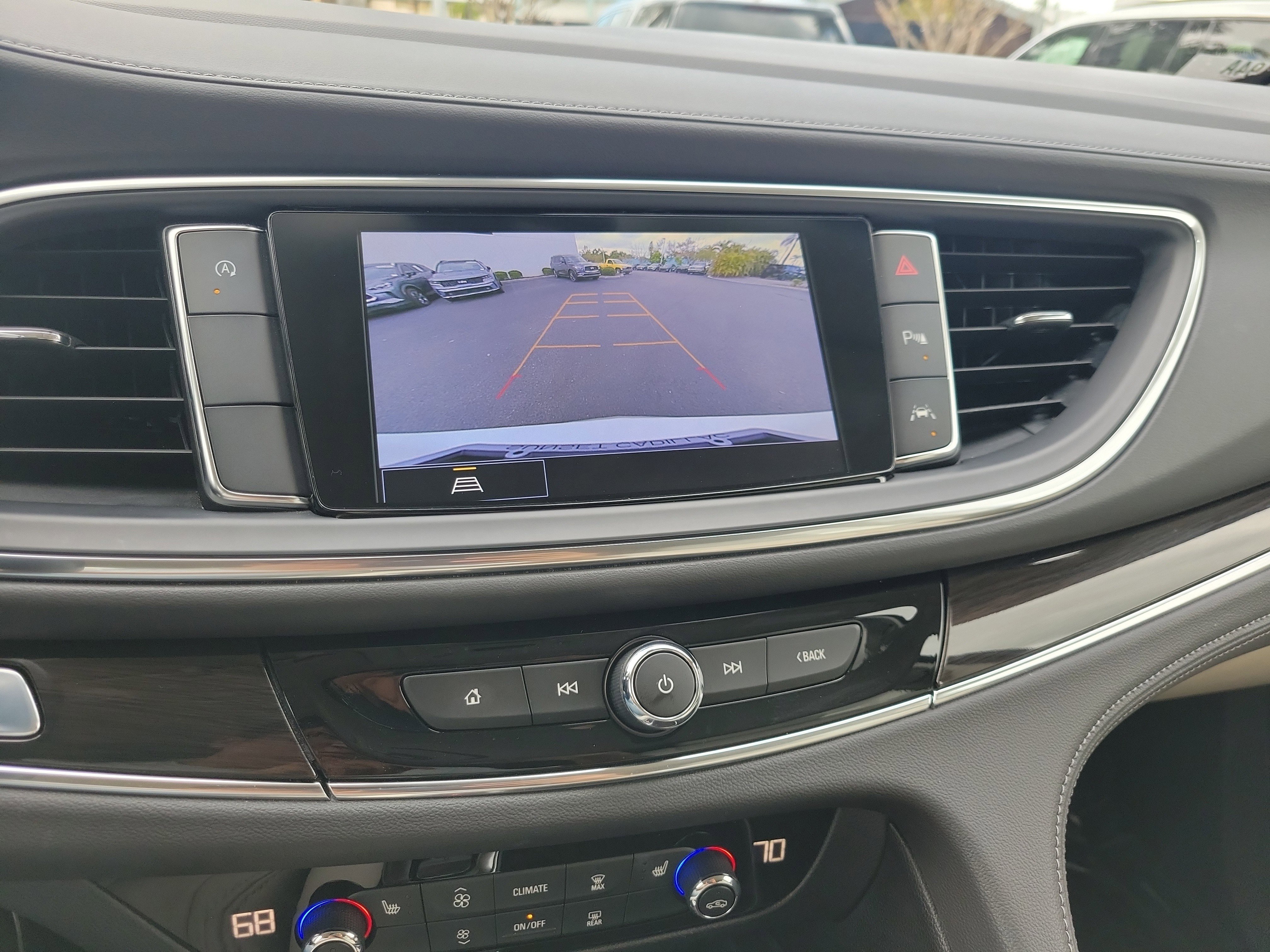 Used 2024 Buick Enclave Essence image 22