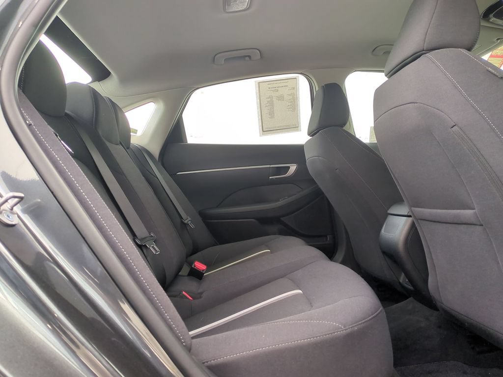 Used 2025 Hyundai Sonata SE FWD image 12