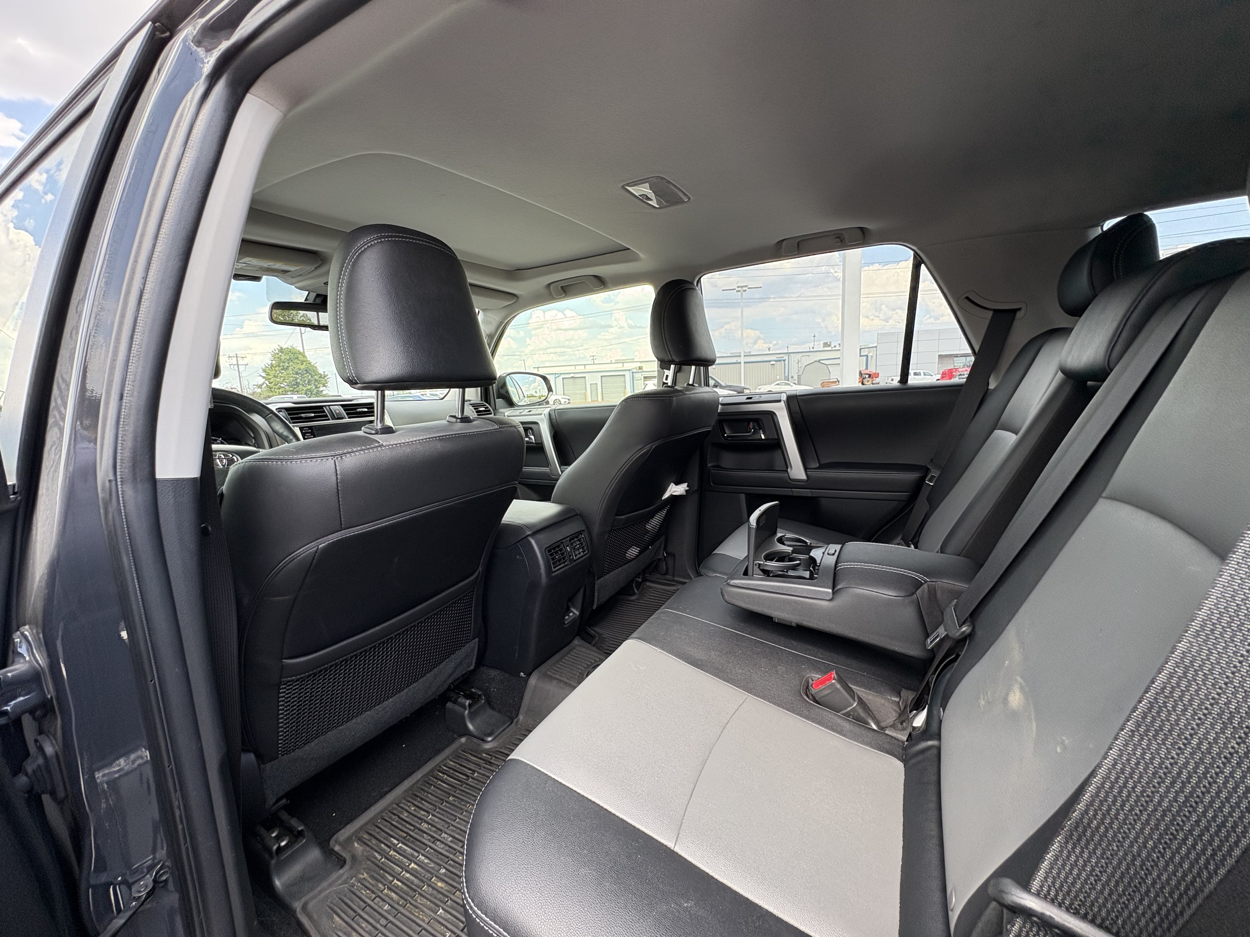 Used 2024 Toyota 4Runner SR5 Premium w/ Moonroof Package AWD/4WD image 10