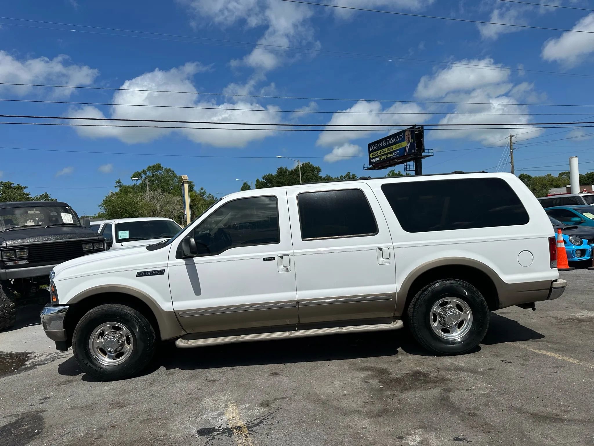 Used 2002 Ford Excursion Limited RWD image 2