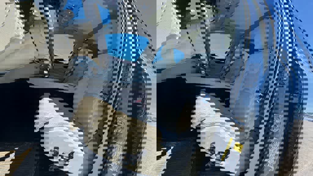 Used 2019 Volvo XC60 T6 Momentum w/ Multimedia Package image 17