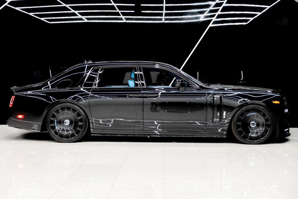 Used 2025 Rolls-Royce Phantom Sedan RWD image 10