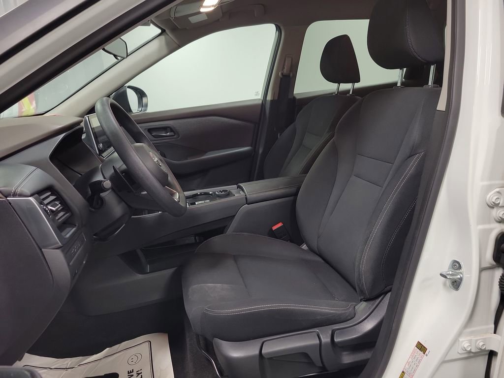 Used 2023 Nissan Rogue S AWD/4WD image 13