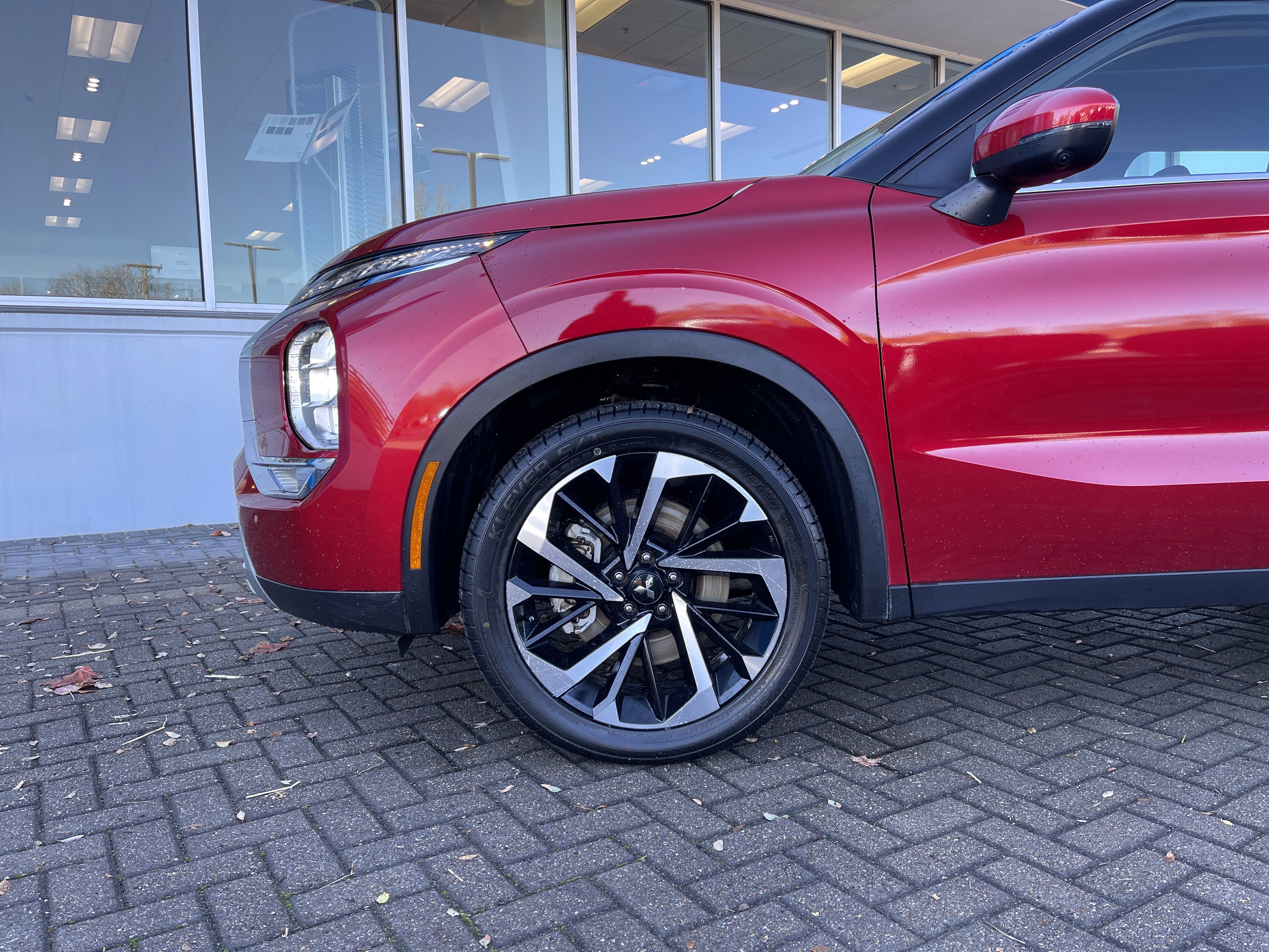 Used 2023 Mitsubishi Outlander SE Black Edition image 10