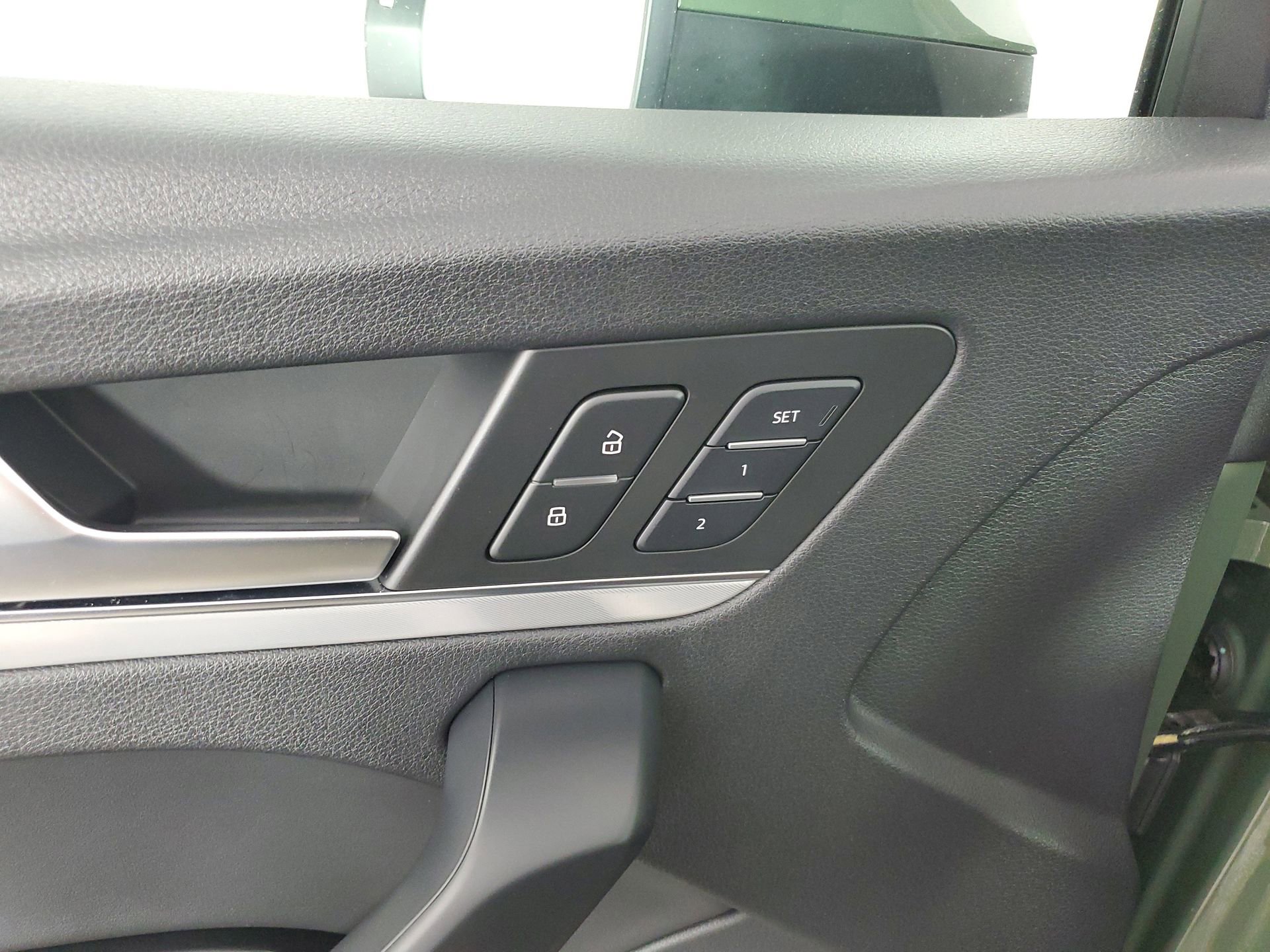 Certified 2025 Audi Q5 2.0T Premium w/ Convenience Plus Package image 29