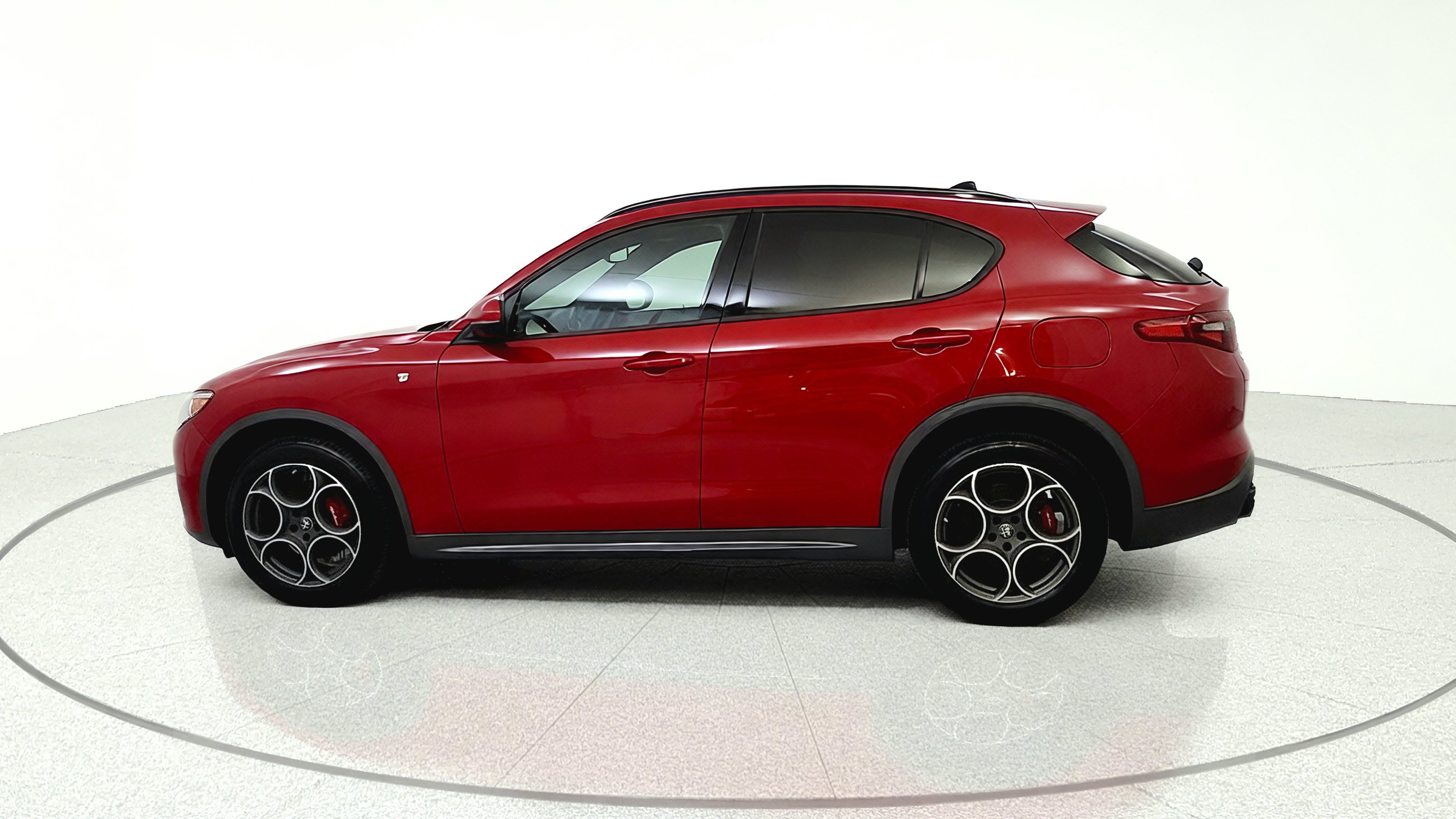 Used 2022 Alfa Romeo Stelvio Ti AWD/4WD image 4