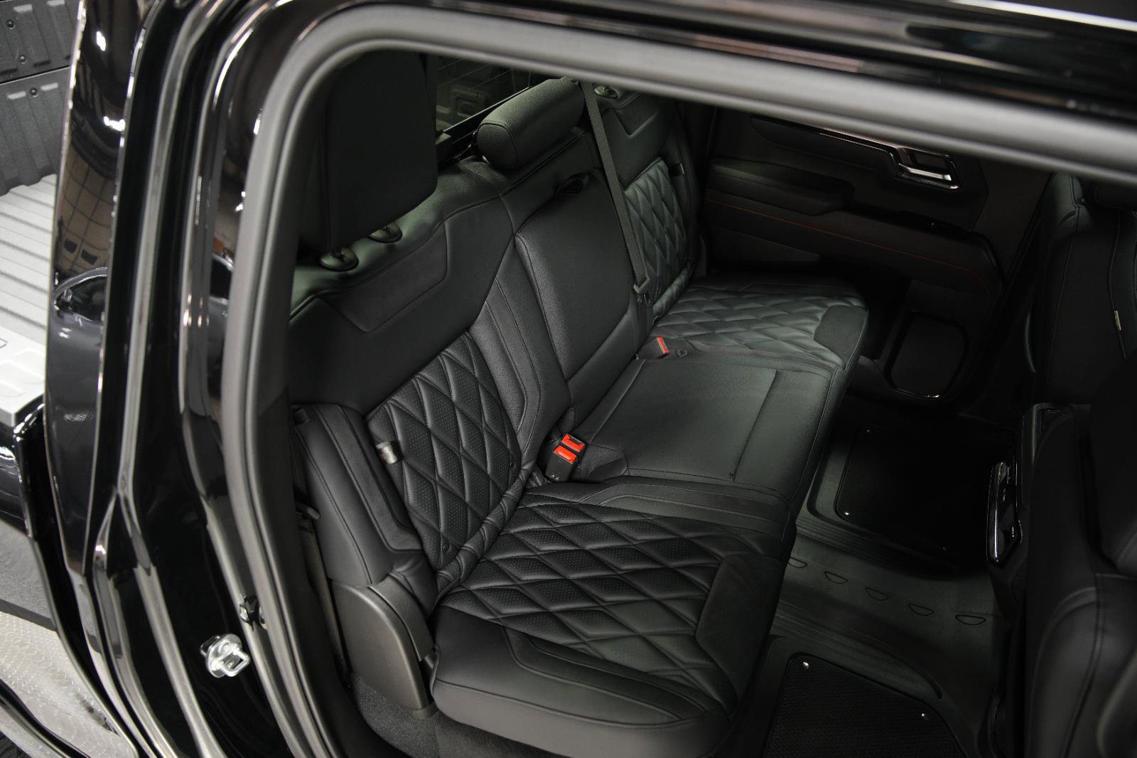 Used 2025 GMC Sierra 1500 AT4 w/ AT4 Premium Package image 19