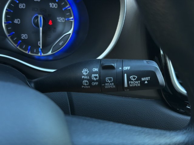Used 2021 Chrysler Voyager LX FWD image 27