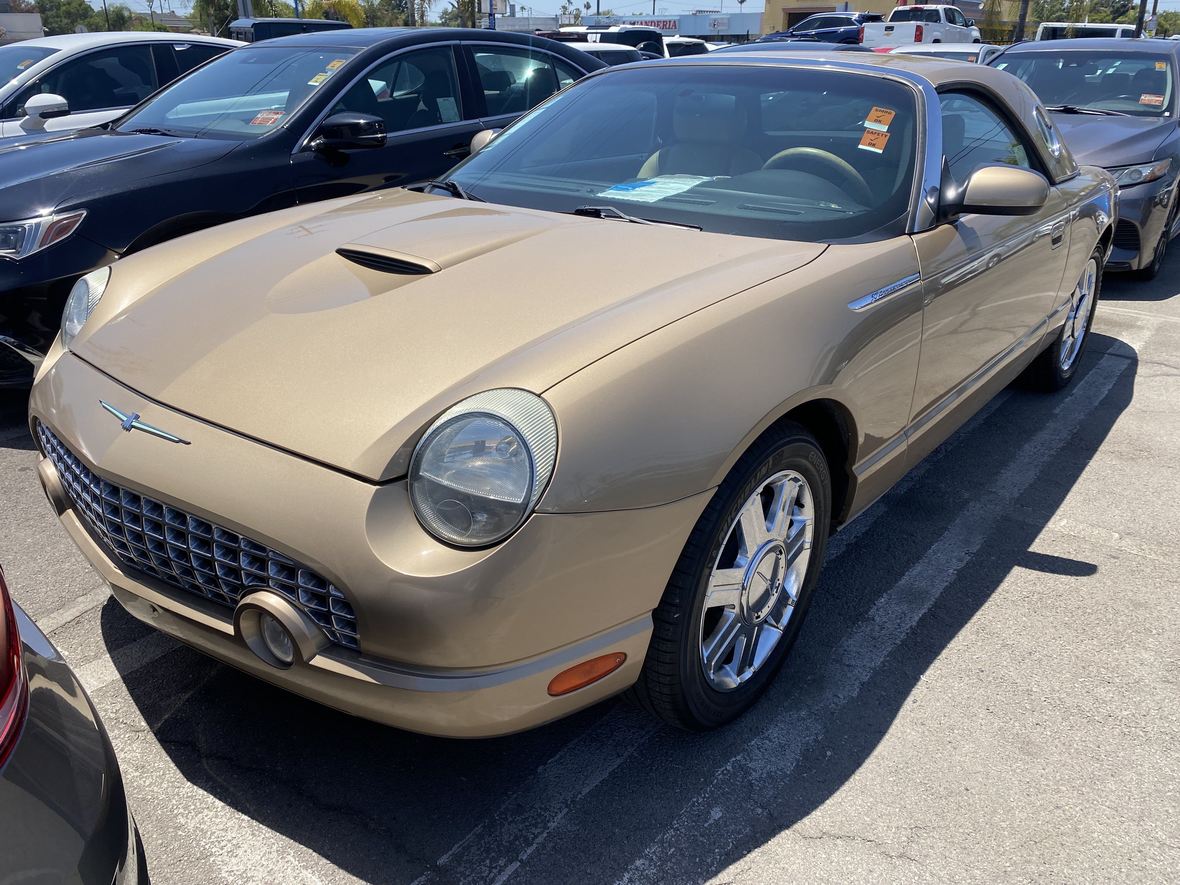 Used 2005 Ford Thunderbird RWD image 2