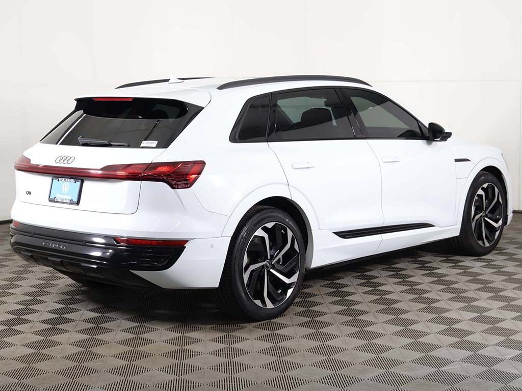 Used 2024 Audi Q8 e-tron Prestige w/ Prestige Package AWD/4WD image 15