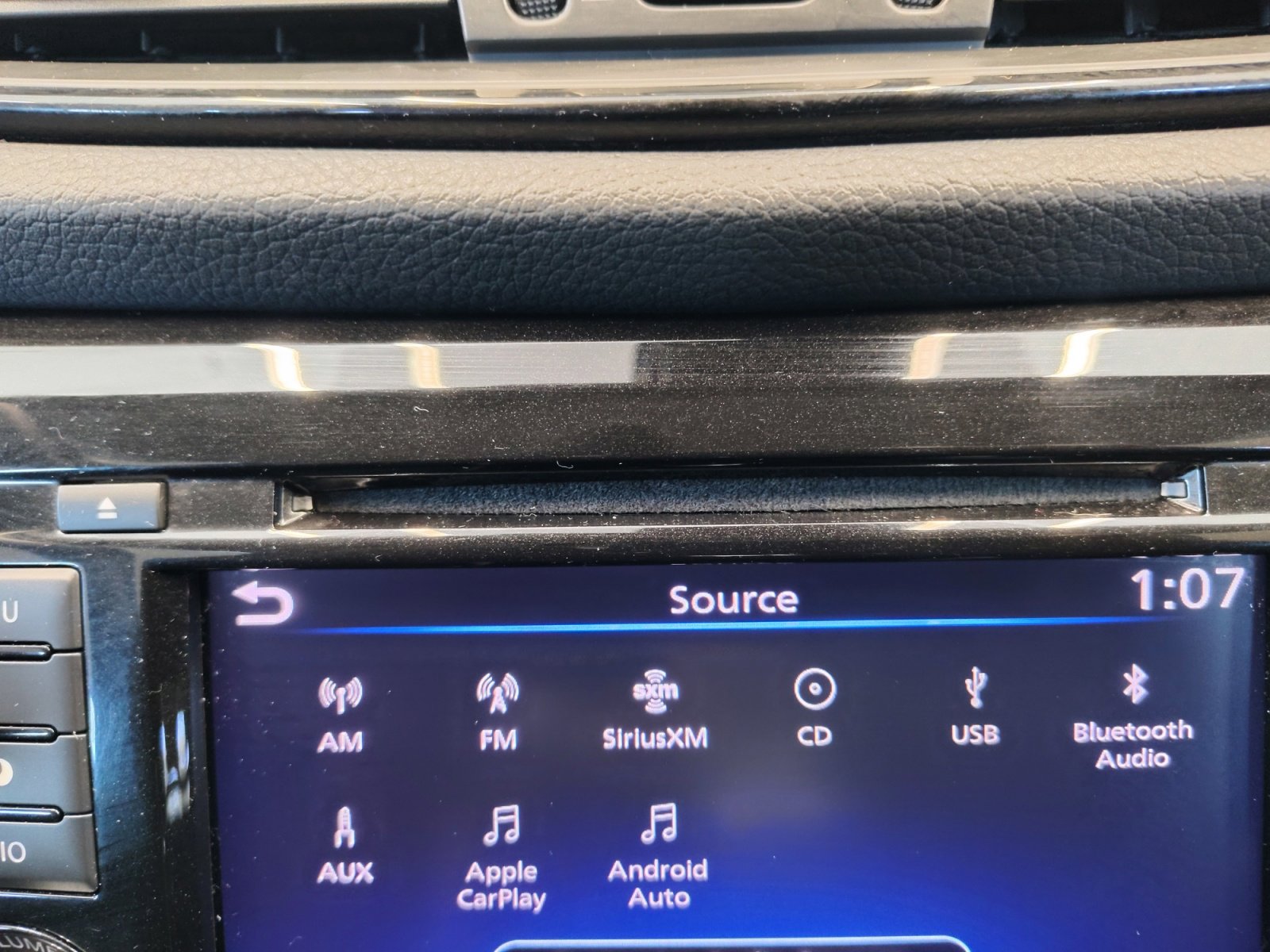 Used 2020 Nissan Rogue SV image 33