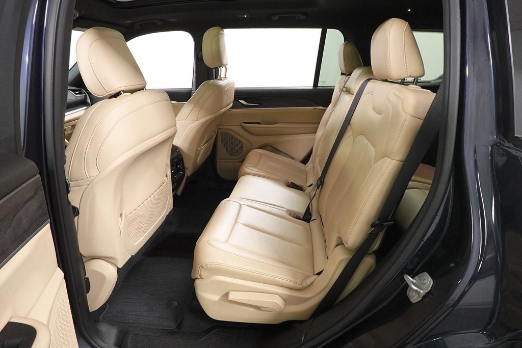 Used 2023 Jeep Grand Cherokee L Limited AWD/4WD image 28
