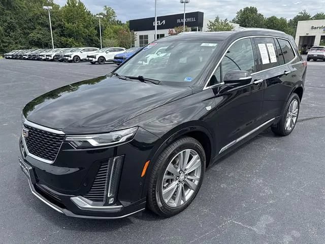 Used 2023 Cadillac XT6 Premium Luxury w/ Technology Package AWD/4WD image 3
