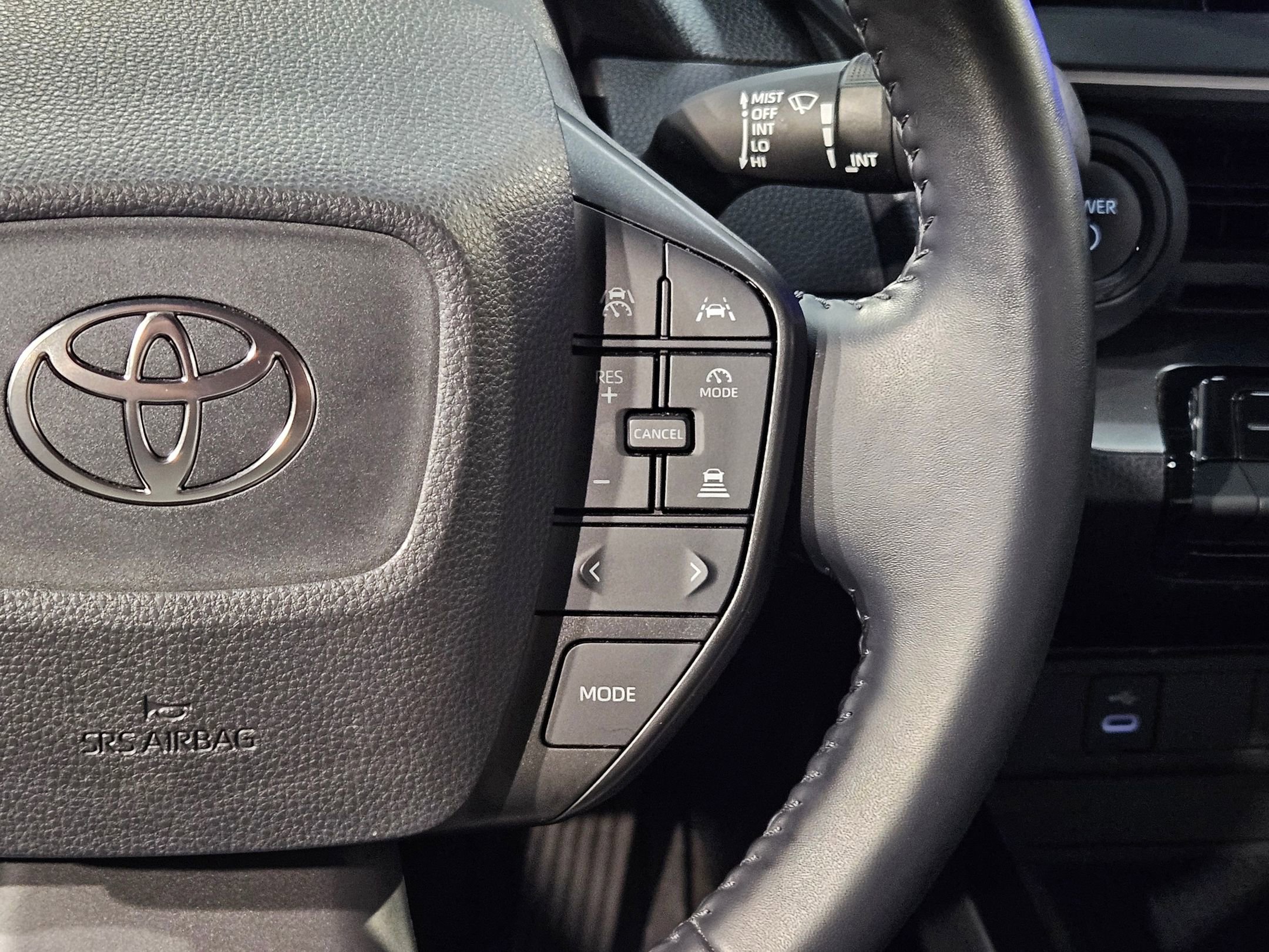 Used 2023 Toyota Prius LE image 28