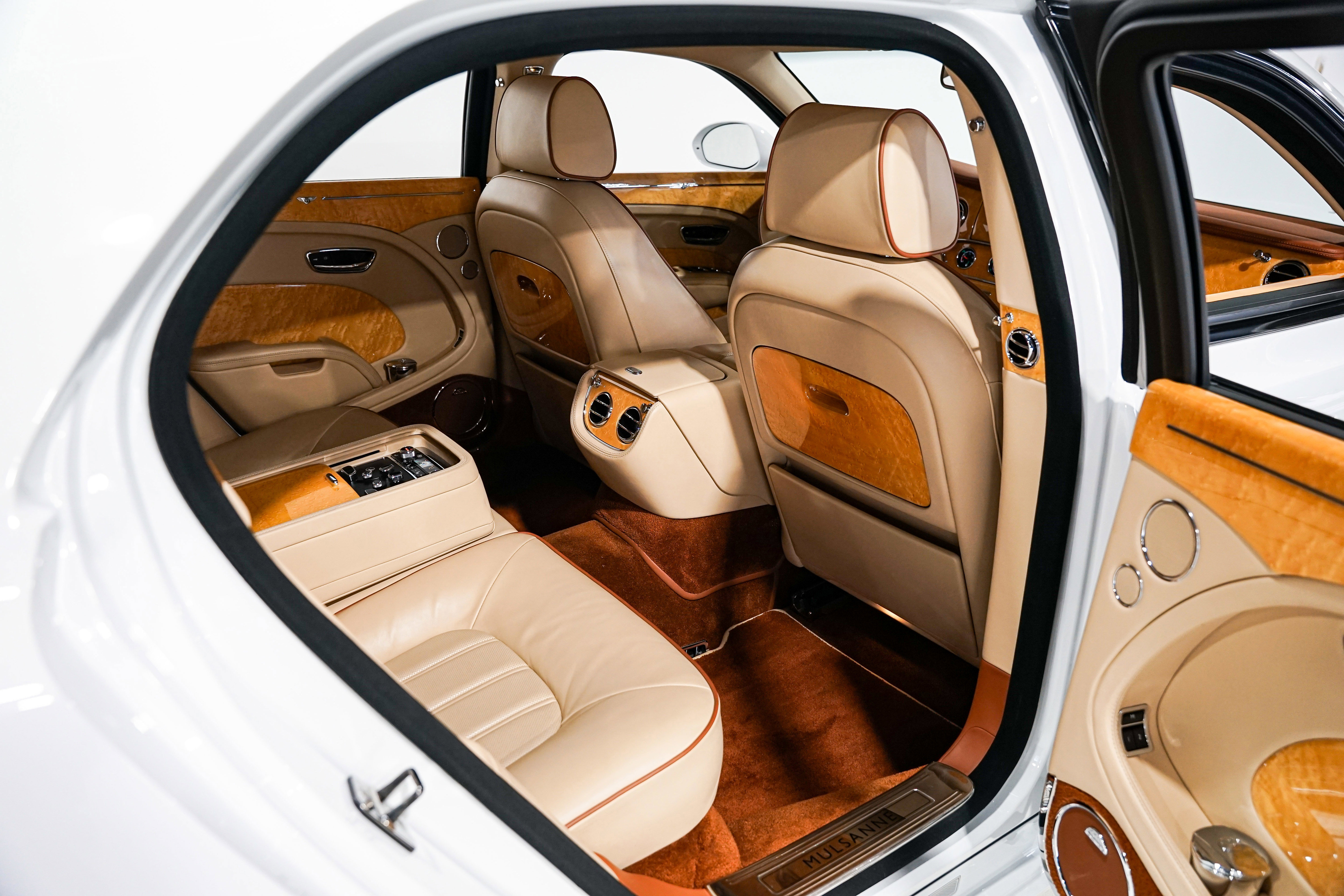 Used 2012 Bentley Mulsanne image 34