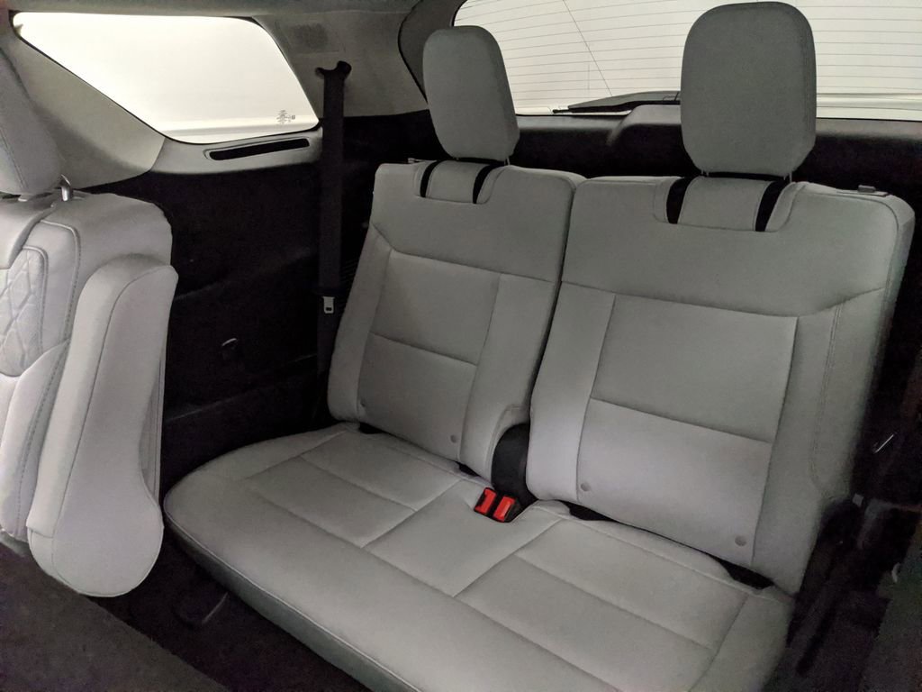 Certified 2025 Ford Explorer Platinum w/ Ultimate Package AWD/4WD image 19