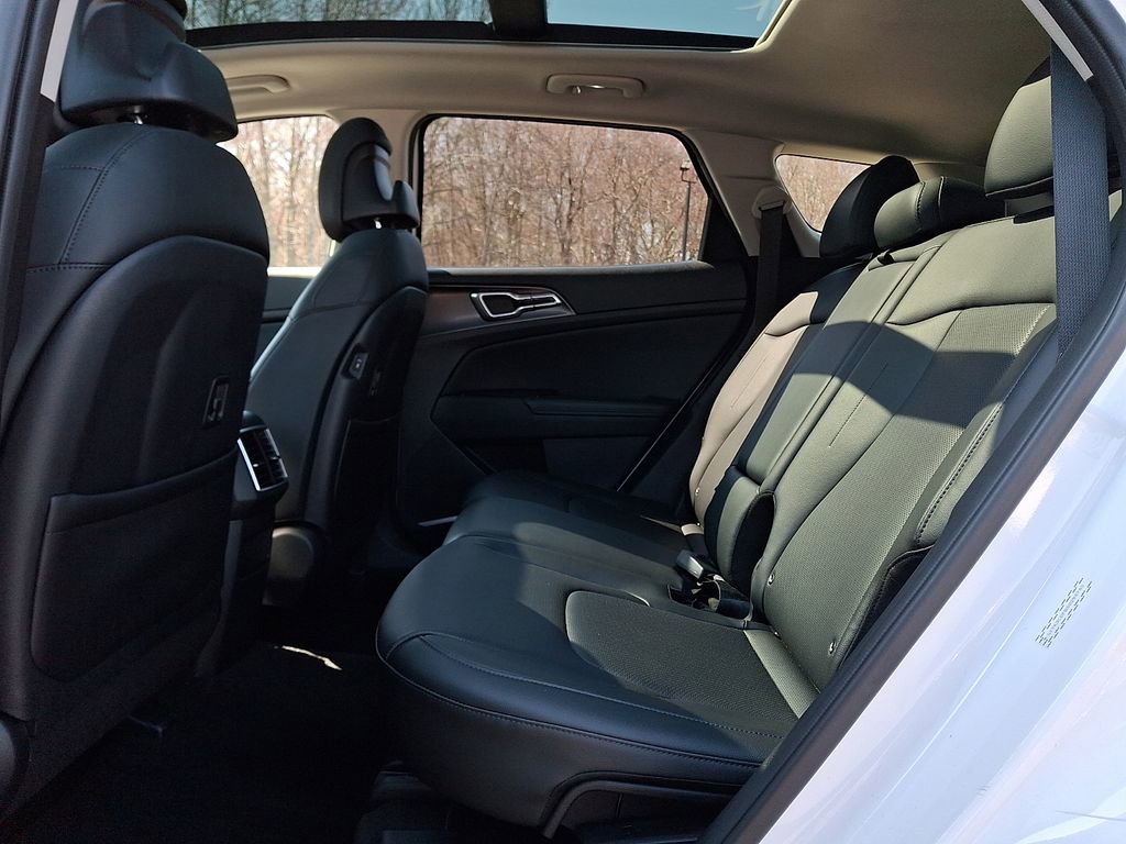 Certified 2025 Kia Sportage EX w/ Premium Package image 10