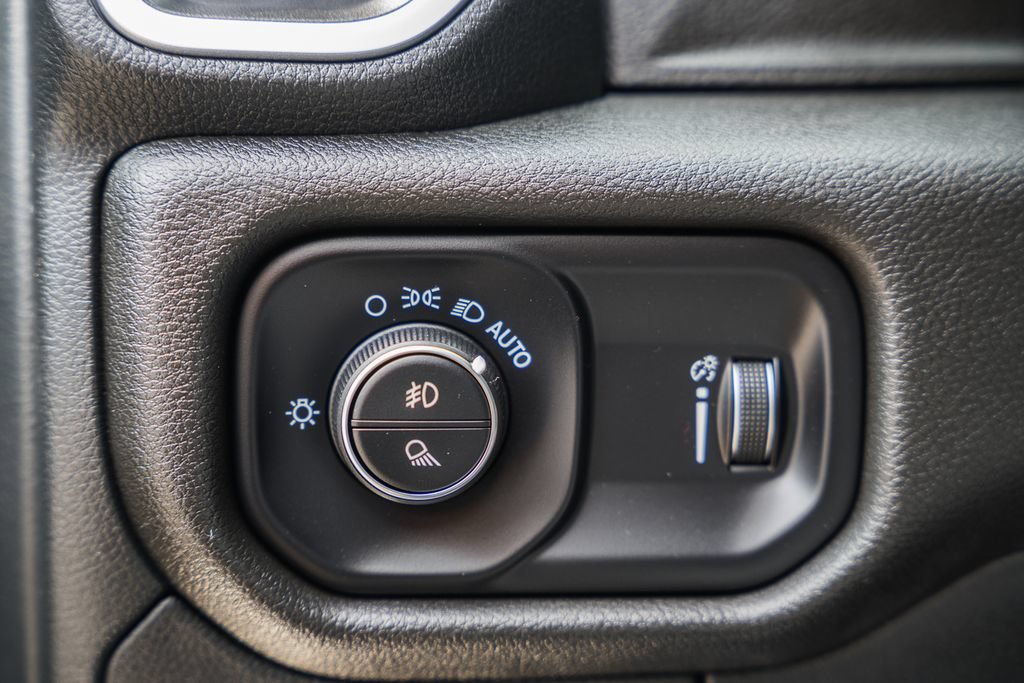 Used 2022 RAM 1500 Big Horn AWD/4WD image 43