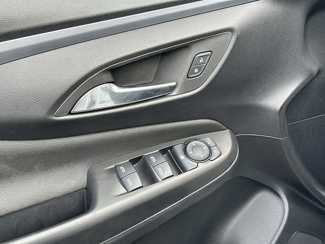 Used 2025 Buick Envista Preferred image 17