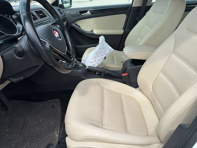 Used 2017 Volkswagen Jetta SEL FWD image 5