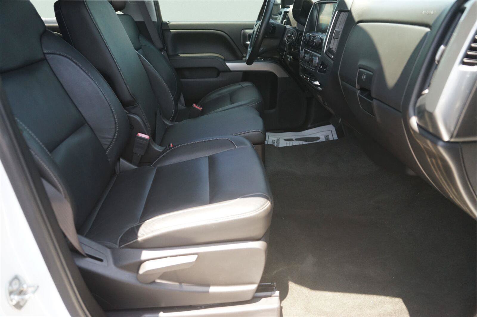 Used 2015 Chevrolet Silverado 2500 LT w/ LT Convenience Package AWD/4WD image 18