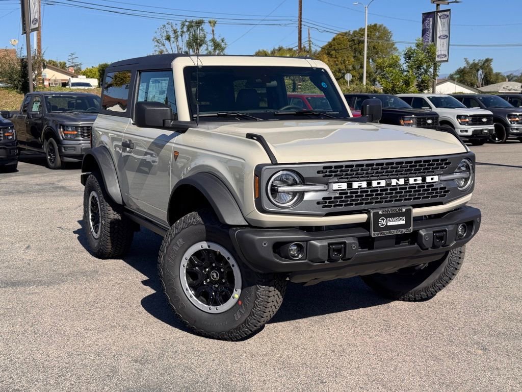 New 2026 Ford Bronco Badlands image 2