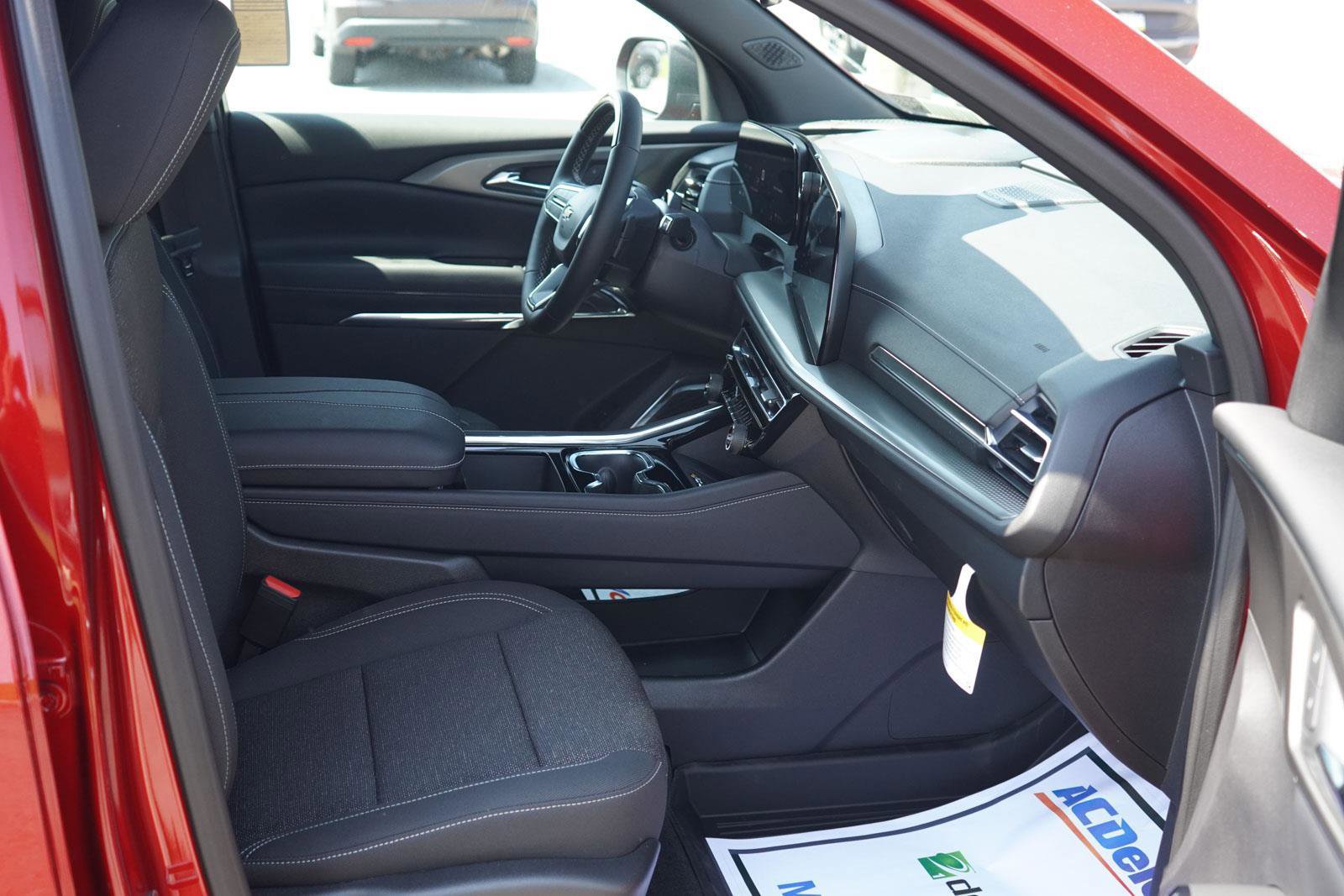 New 2025 Chevrolet Traverse LT w/ Enhanced Driving Package image 31