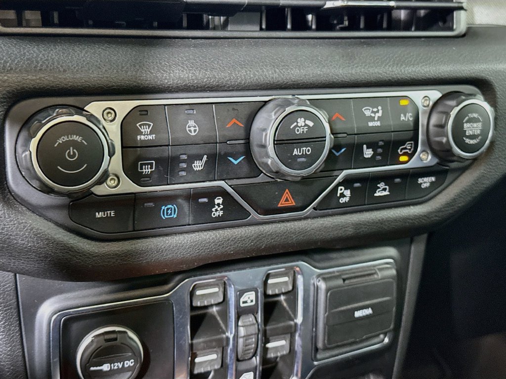 Used 2024 Jeep Wrangler Unlimited AWD/4WD image 8