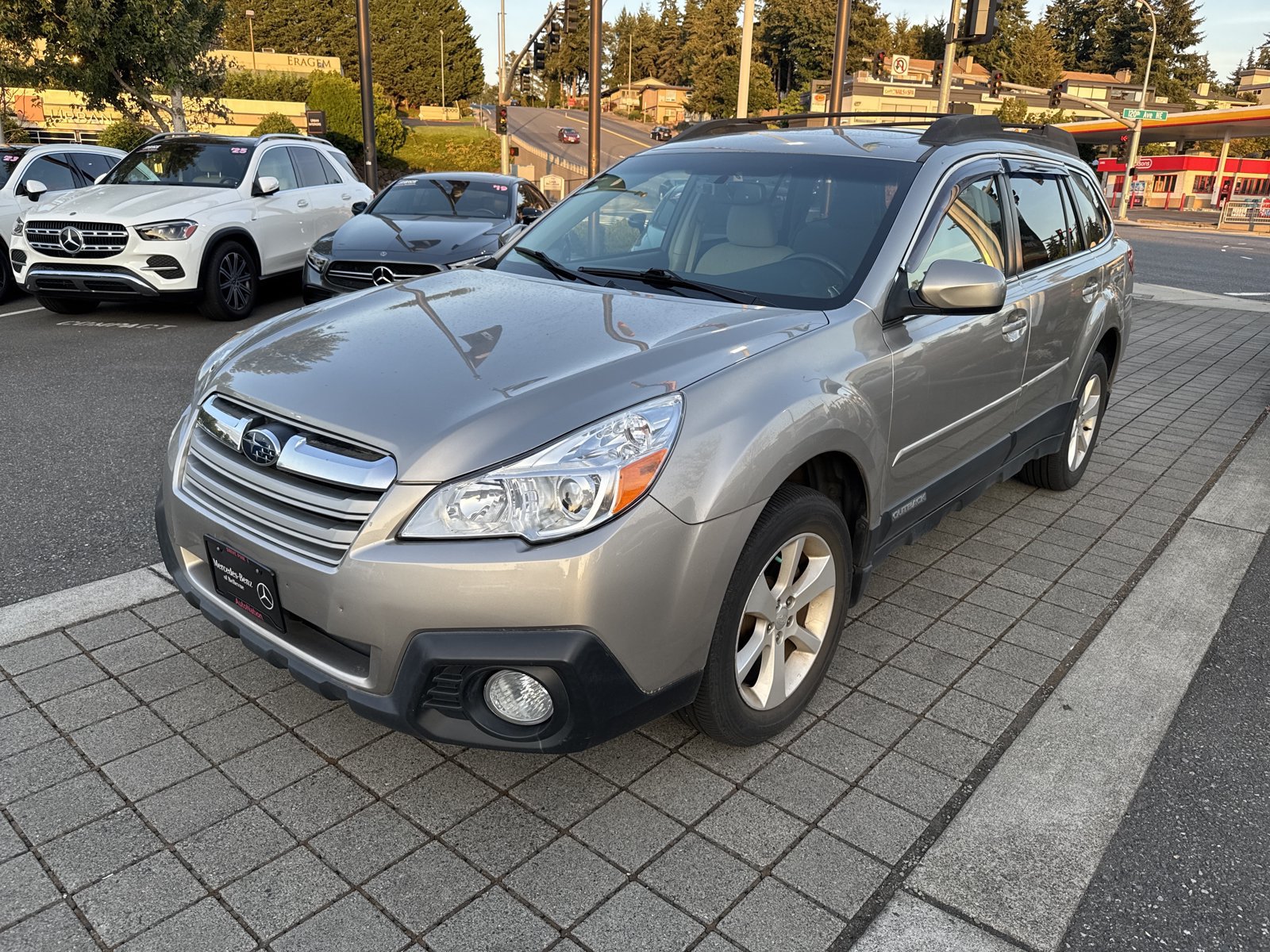 Used 2014 Subaru Outback 2.5i Premium w/ Moonroof Package