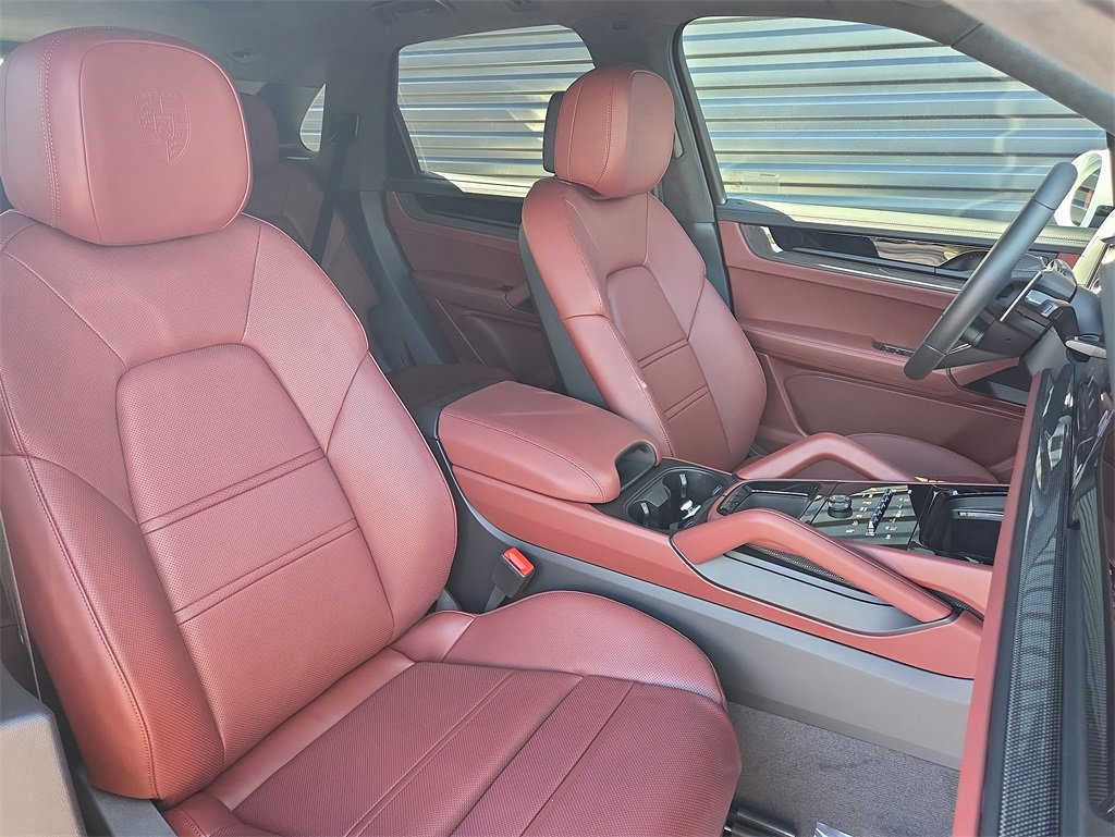 New 2026 Porsche Cayenne GTS image 19
