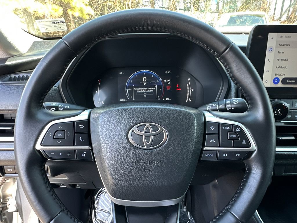 Used 2025 Toyota Grand Highlander XLE image 26