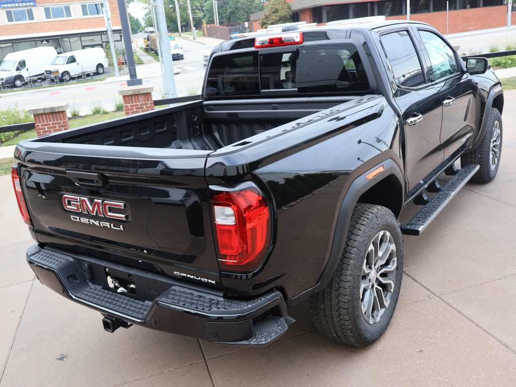 New 2026 GMC Canyon Denali w/ LPO, Black Badging Package AWD/4WD image 6