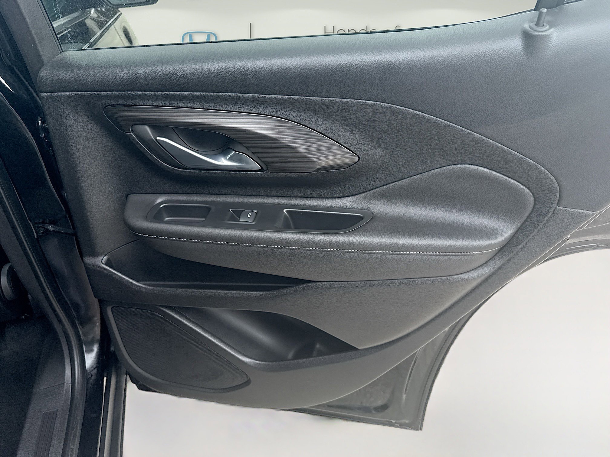 Used 2022 GMC Terrain SLE image 30