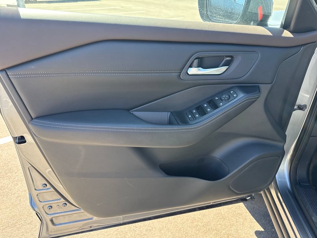 Used 2023 Nissan Rogue SV w/ SV Premium B Package AWD/4WD image 13