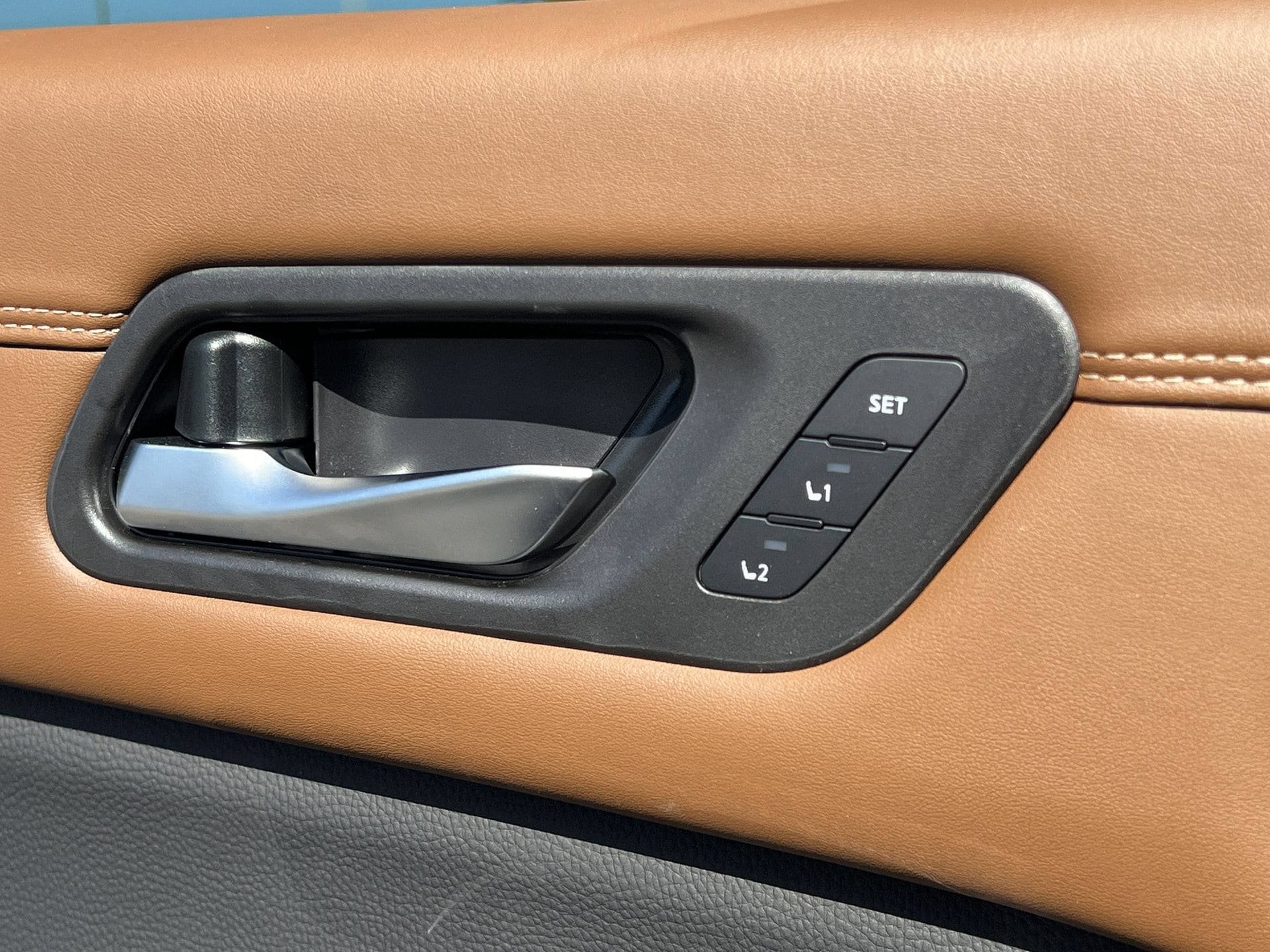 New 2026 Nissan Pathfinder Platinum AWD/4WD image 15